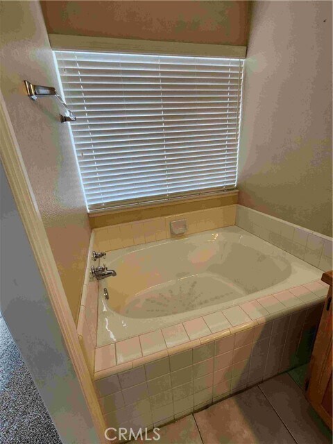 Building Photo - 856 Harrow St