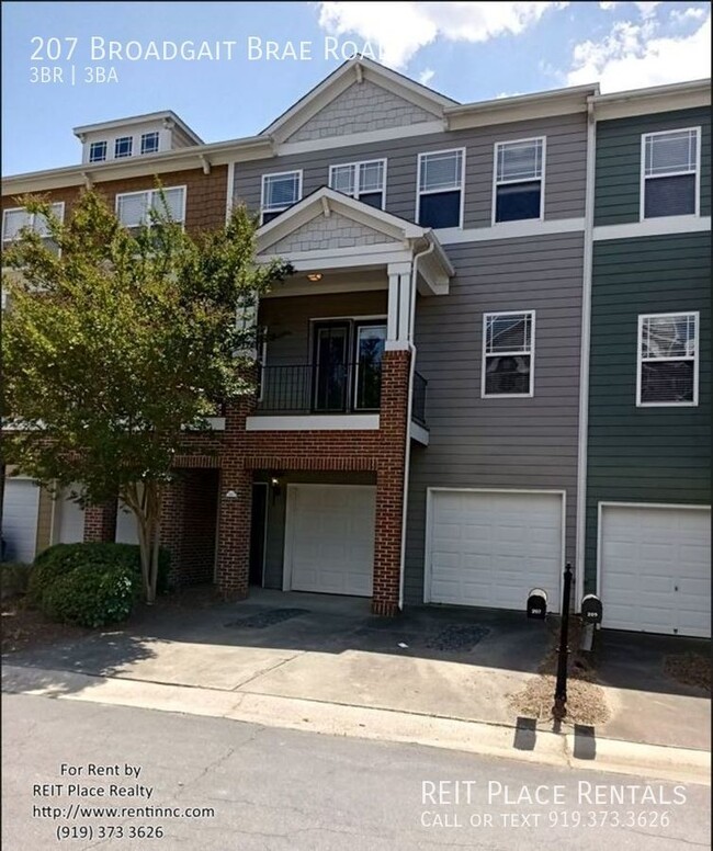 Building Photo - 3 Bed/3 Bath Luxurious Townhouse in West Cary