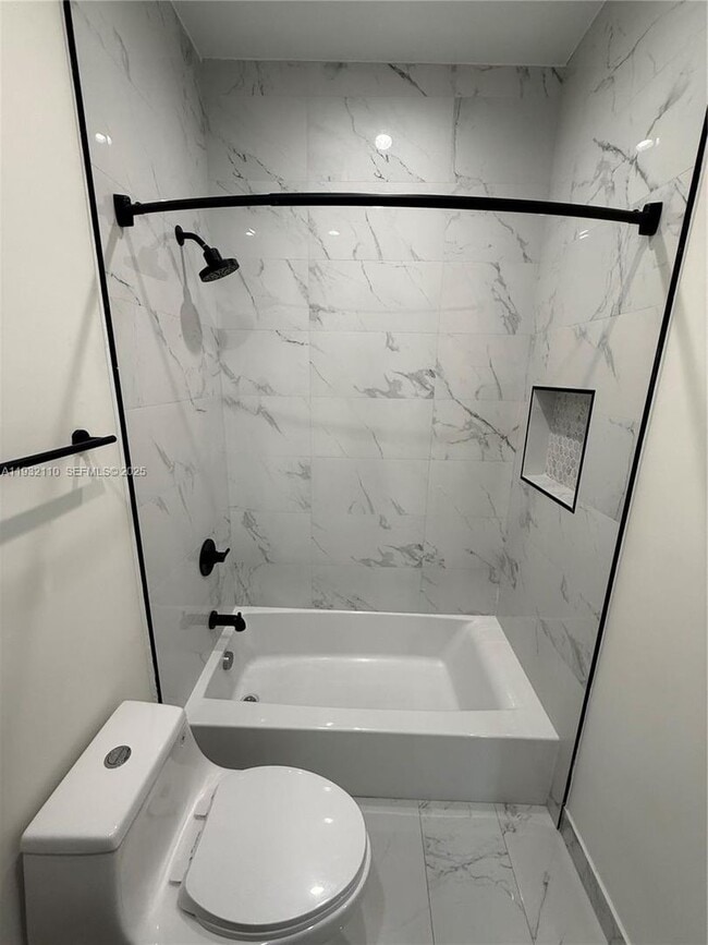 Building Photo - 1786 SW 9th St