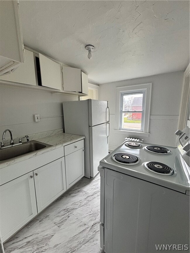 Building Photo - 510 6th St