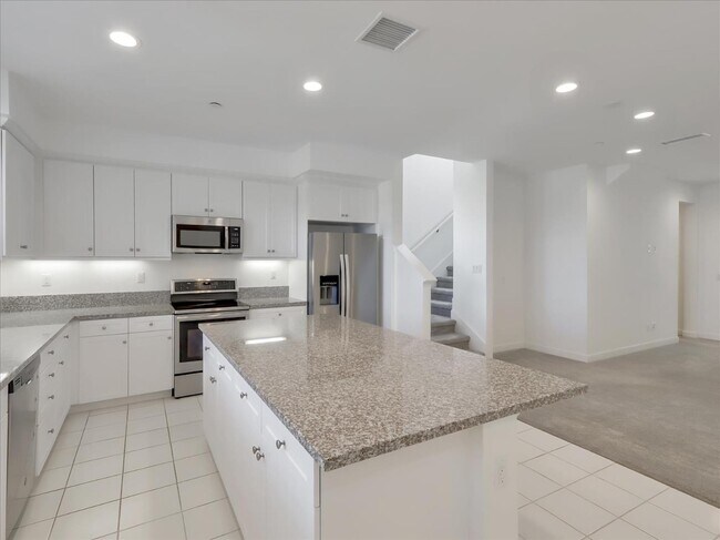 Building Photo - 1452 N Harbor Blvd