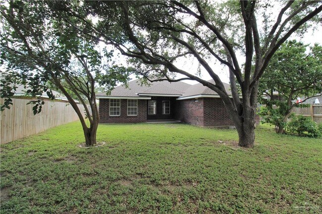 Building Photo - 15 N Edison Ave