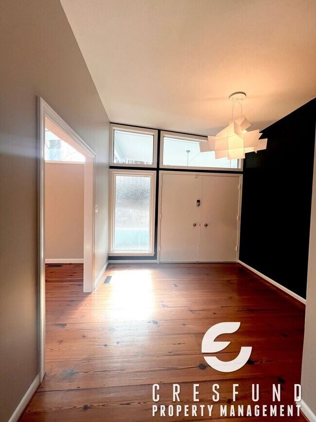 Building Photo - ? Modern 3 Bedroom / 2 Bath Home – A Cook’s Dream Kitchen & Perfect Outdoor Oasis! ?