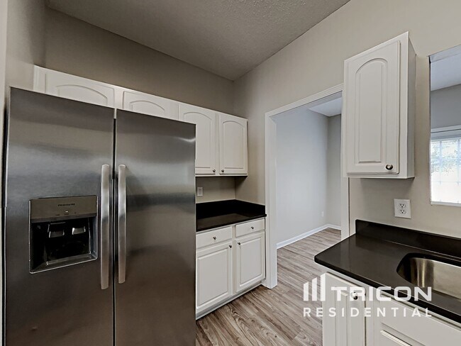Building Photo - 3908 Chatterleigh Dr