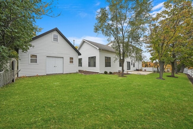 Building Photo - 9771 W 143rd St