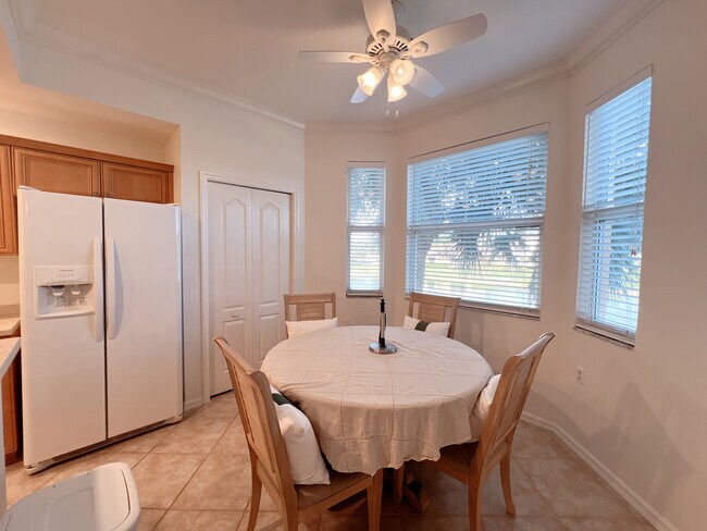 Building Photo - 8490 Kingbird Loop