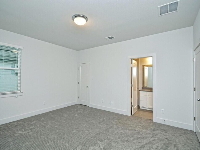 Building Photo - 1249 Summerbrooke Cir