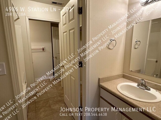 Building Photo - 4986 W Station Ln