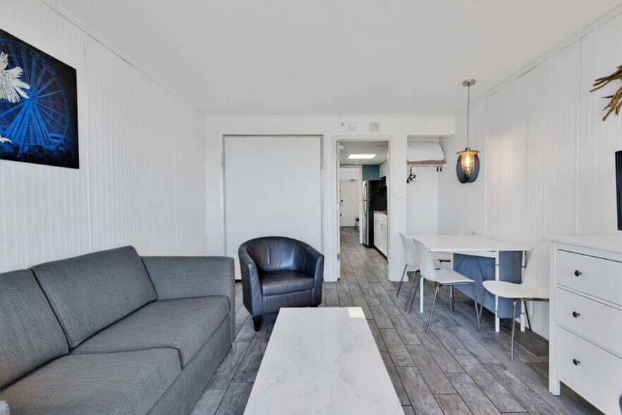 Building Photo - 2300 N Ocean Blvd