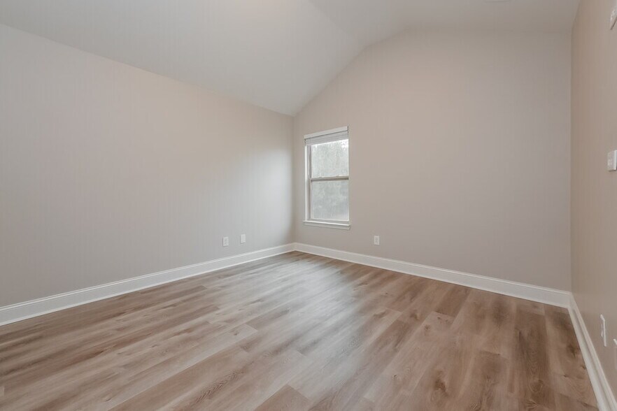 Building Photo - 1210 Pebble Rock Rd