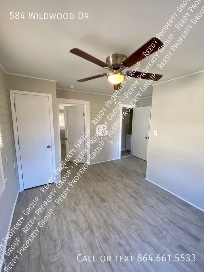 Building Photo - 584 Wildwood Dr