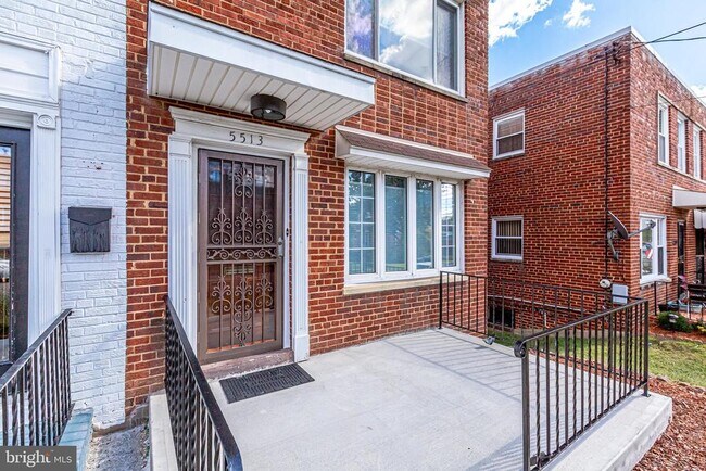 Building Photo - 5513 Chillum Pl NE