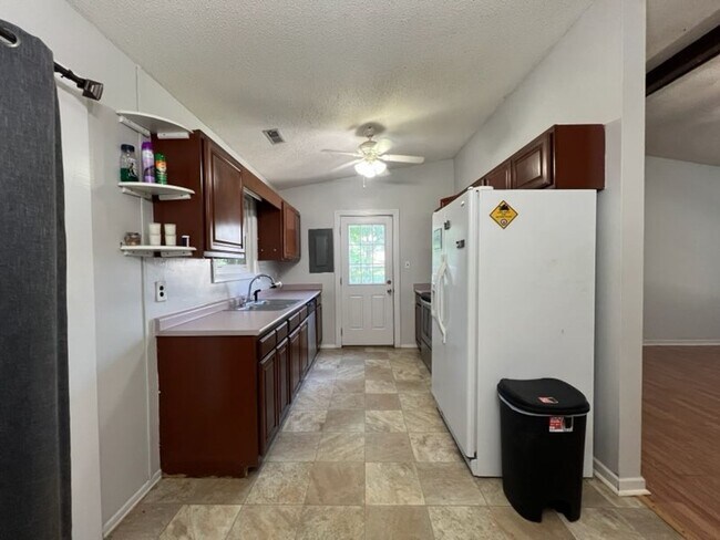 Building Photo - Cozy 3 Bedroom, 1.5 Bath Home in Brynn Marr