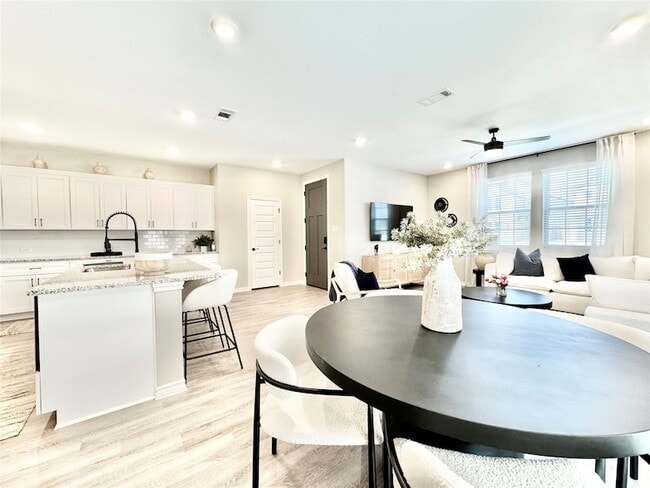 Building Photo - 8725 Scotty's Lk Ln