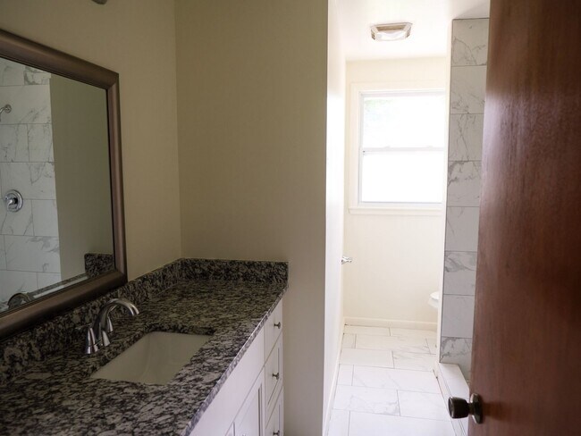 Building Photo - MOVE IN SPECIAL for: 3 Bedroom House Avail...