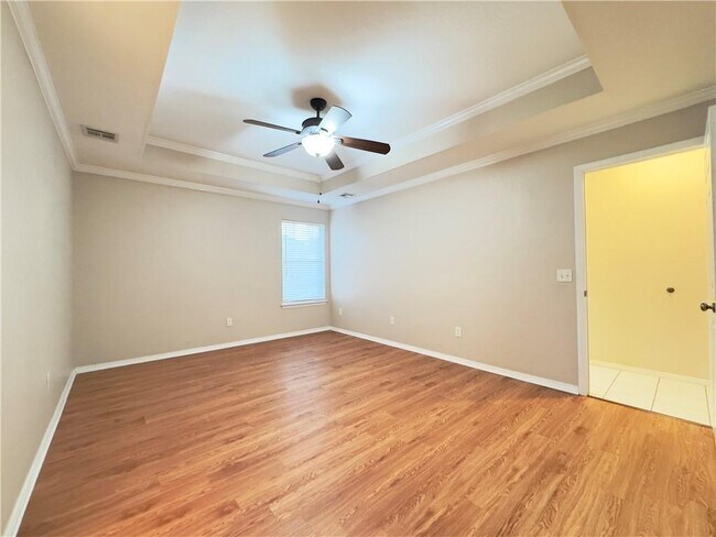 Building Photo - 4901 Roxbury Way