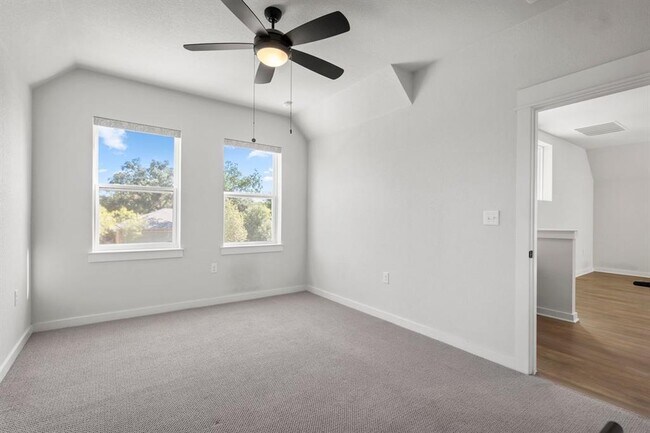 Building Photo - 2303 Rogge Ln