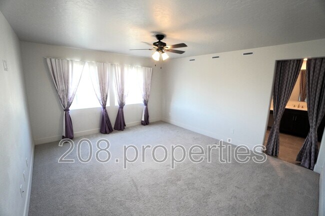 Building Photo - 245 E Caldera St