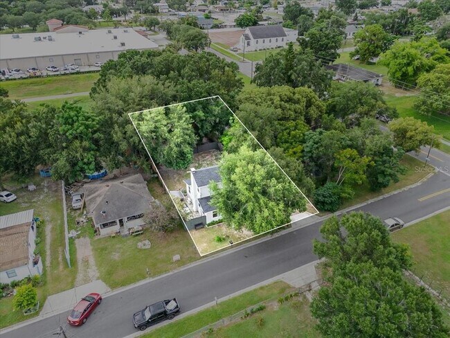 Building Photo - 208 Weaver Ave