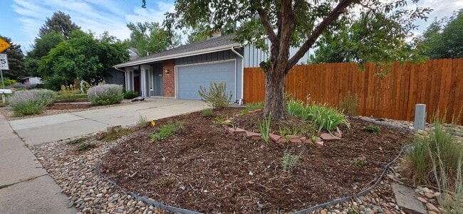 Building Photo - Spacious 4BR3BA House in Aurora