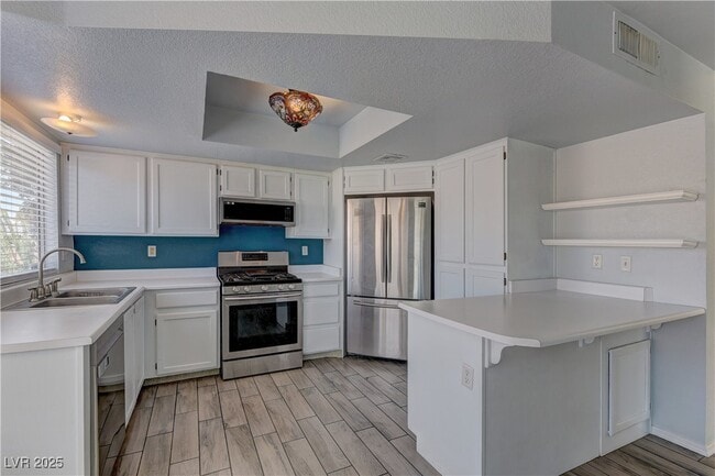 Building Photo - 938 Carnival Ave