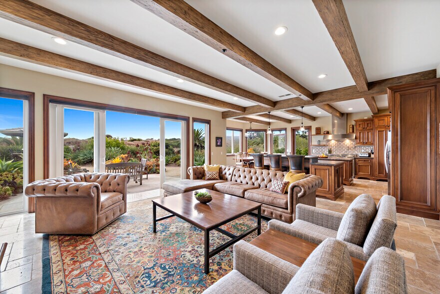 Building Photo - 3811 Vista Blanca