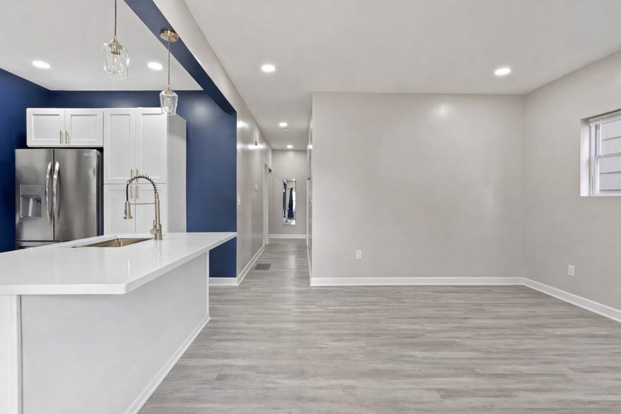 Building Photo - 1523 S East St