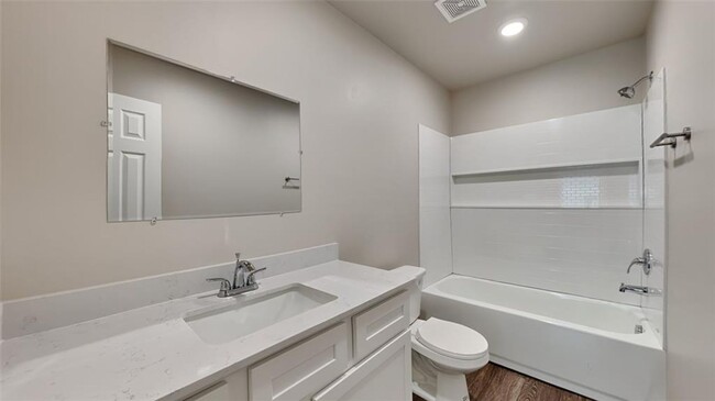 Building Photo - *MOVE IN SPECIAL: 1st Full months RENT FRE...