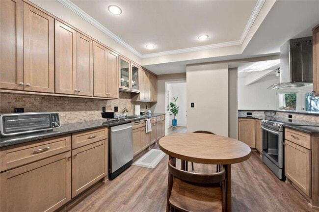 Building Photo - 5120 Chemin De Vie NE