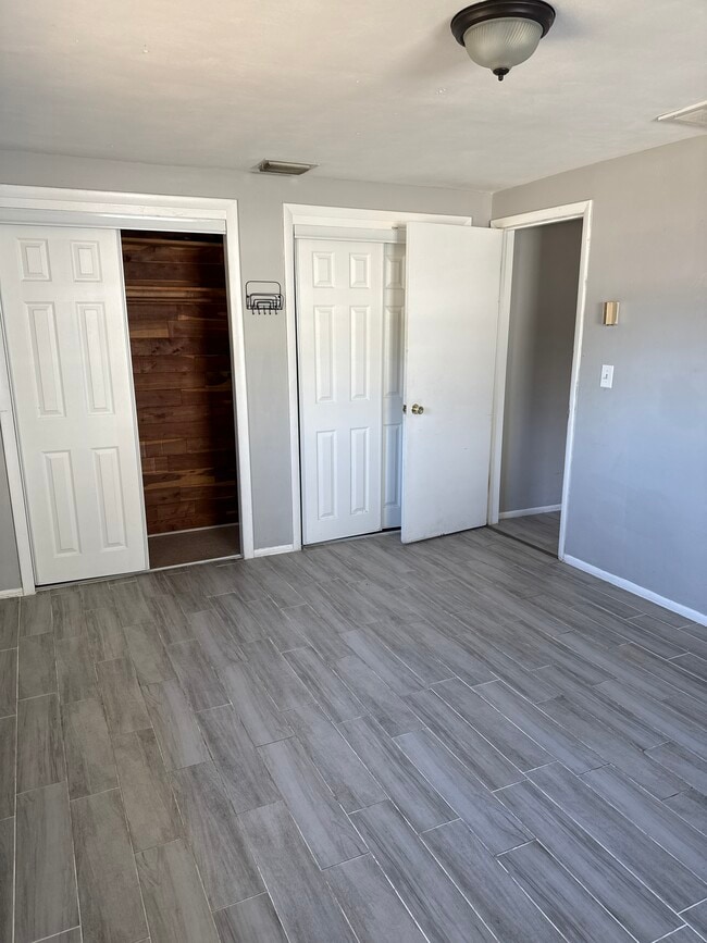 Building Photo - 3915 Winston Dr