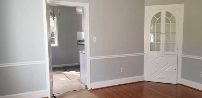 Building Photo - 731 W Charlton St