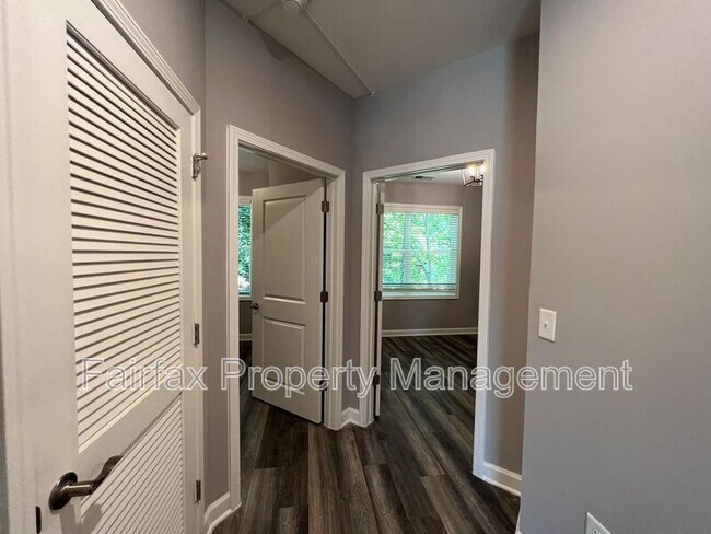 Building Photo - 518 Boone St