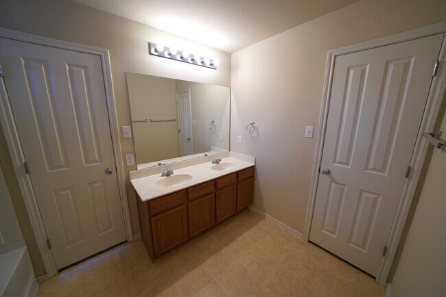 Building Photo - 5011 Braden Gate