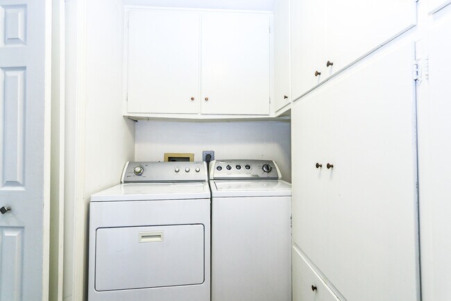 Building Photo - 2517 33rd St