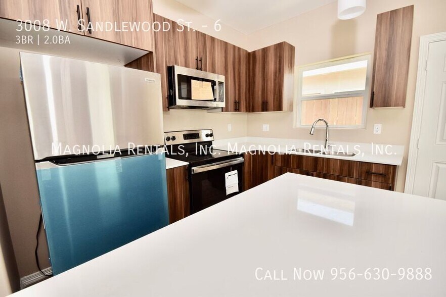 Building Photo - 3008 W Sandlewood St