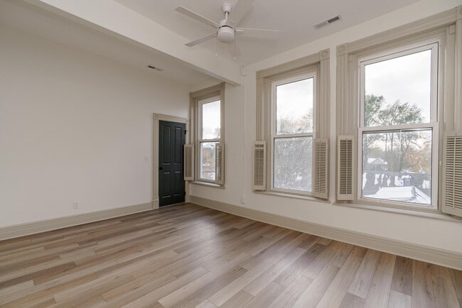 Building Photo - 828 City Park Ave