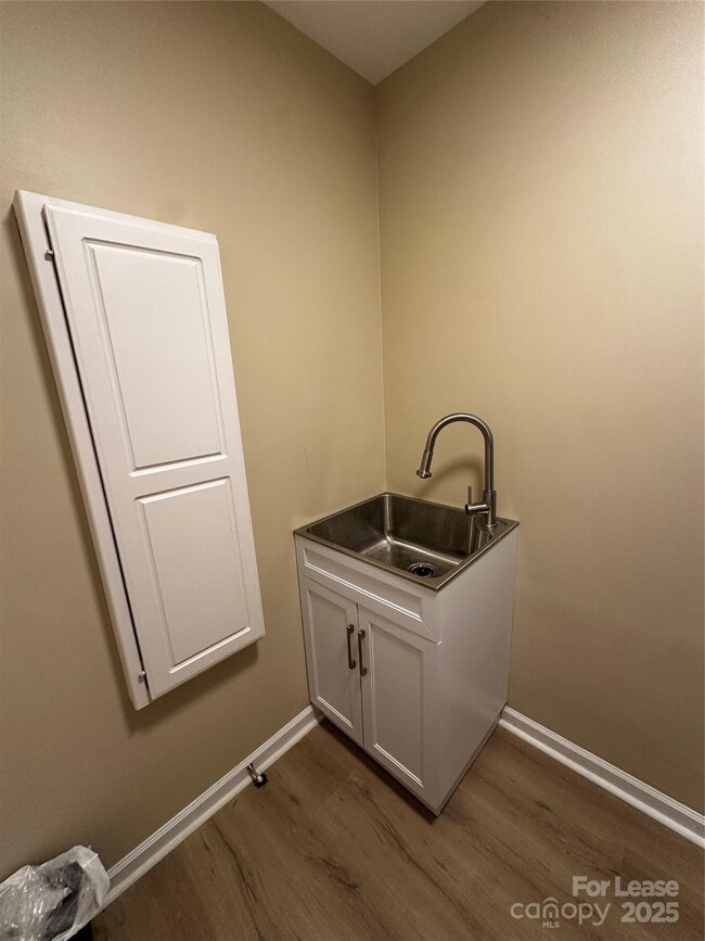 Building Photo - 10031 Goose Landing Dr