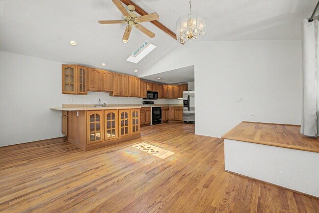 Building Photo - "Charming 3-Bed Townhouse in Denver's Heart – Spacious 1350 Sq Ft Living!"