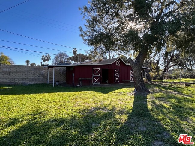 Building Photo - 19550 Lorne St