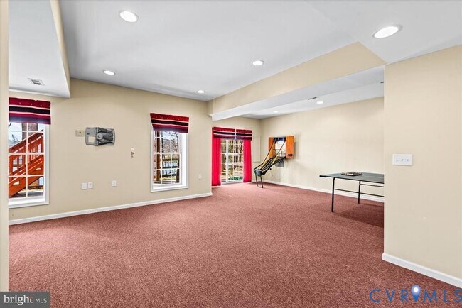 Building Photo - 686 Lake Caroline Dr
