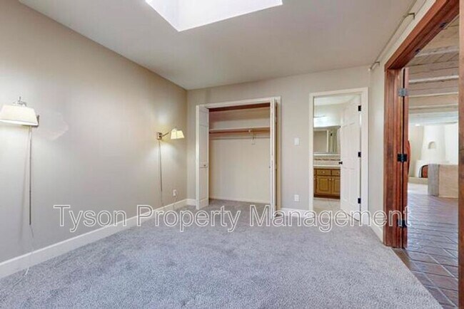 Building Photo - 6208 Sabre Ct NW