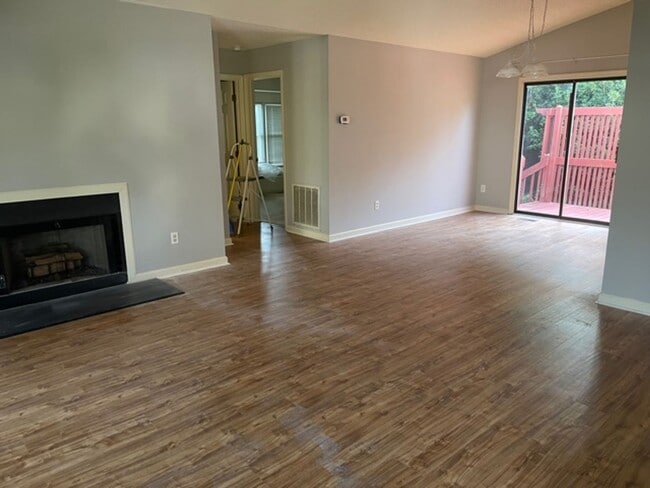 Building Photo - Charming home located in Heart of Wilmington