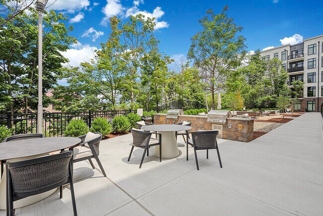 Building Photo - 191 Washington St