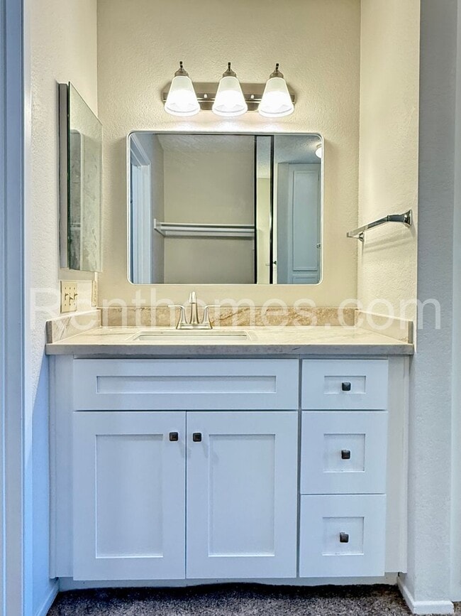 Building Photo - Mira Mesa, 8508 Summerdale Road #18 - Walk to shopping and park!