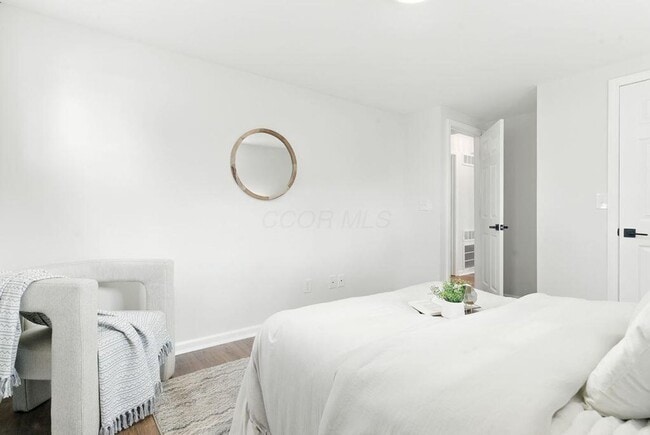 Building Photo - Charming 2-Bed / 1-Bath Ranch in Quiet Col...