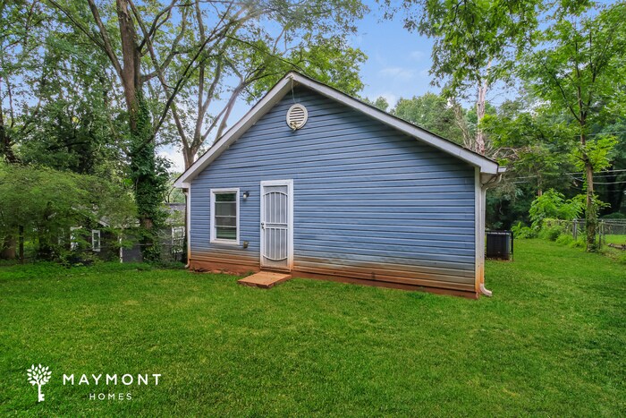 Building Photo - 1147 Hillcrest Dr SE
