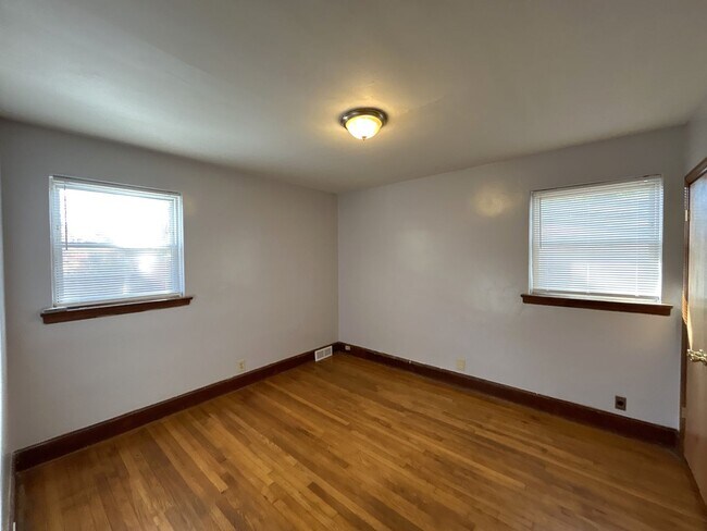 Building Photo - T.R. Lawing Realty Property