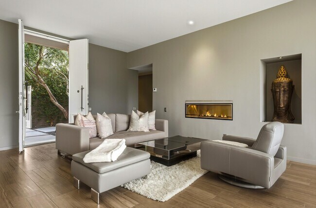 Building Photo - 47125 El Menara Cir