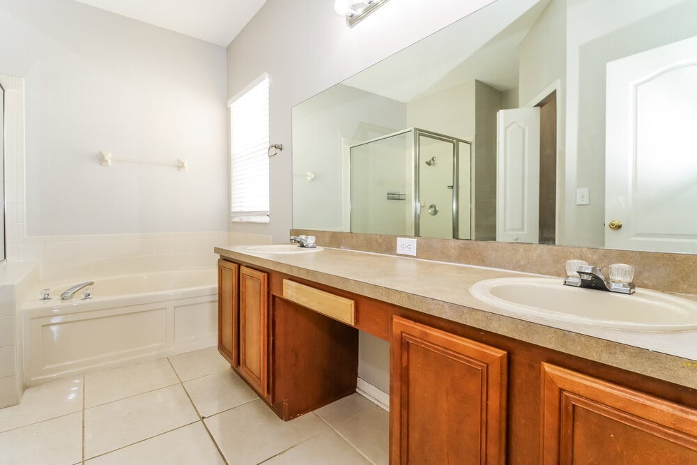 Building Photo - 1231 Loretto Cir