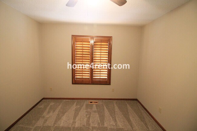 Building Photo - Bedrooms on the Main Level w/ Finished Wal...